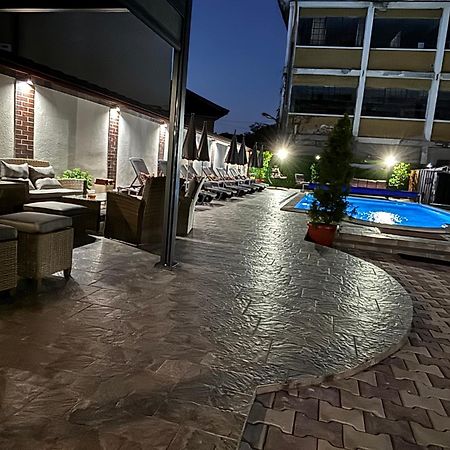 טריאבנה Hotel Rai מראה חיצוני תמונה
