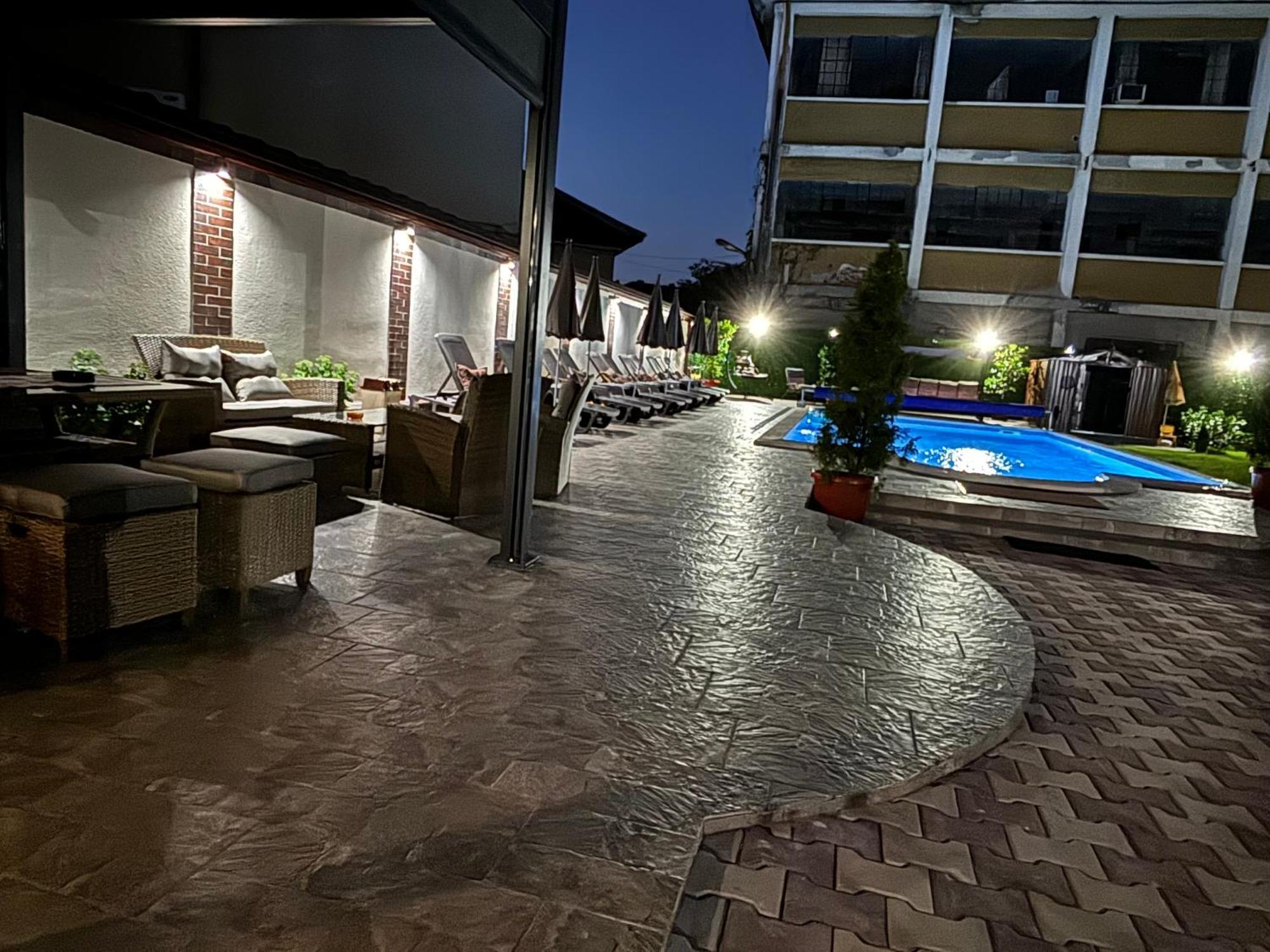 טריאבנה Hotel Rai מראה חיצוני תמונה