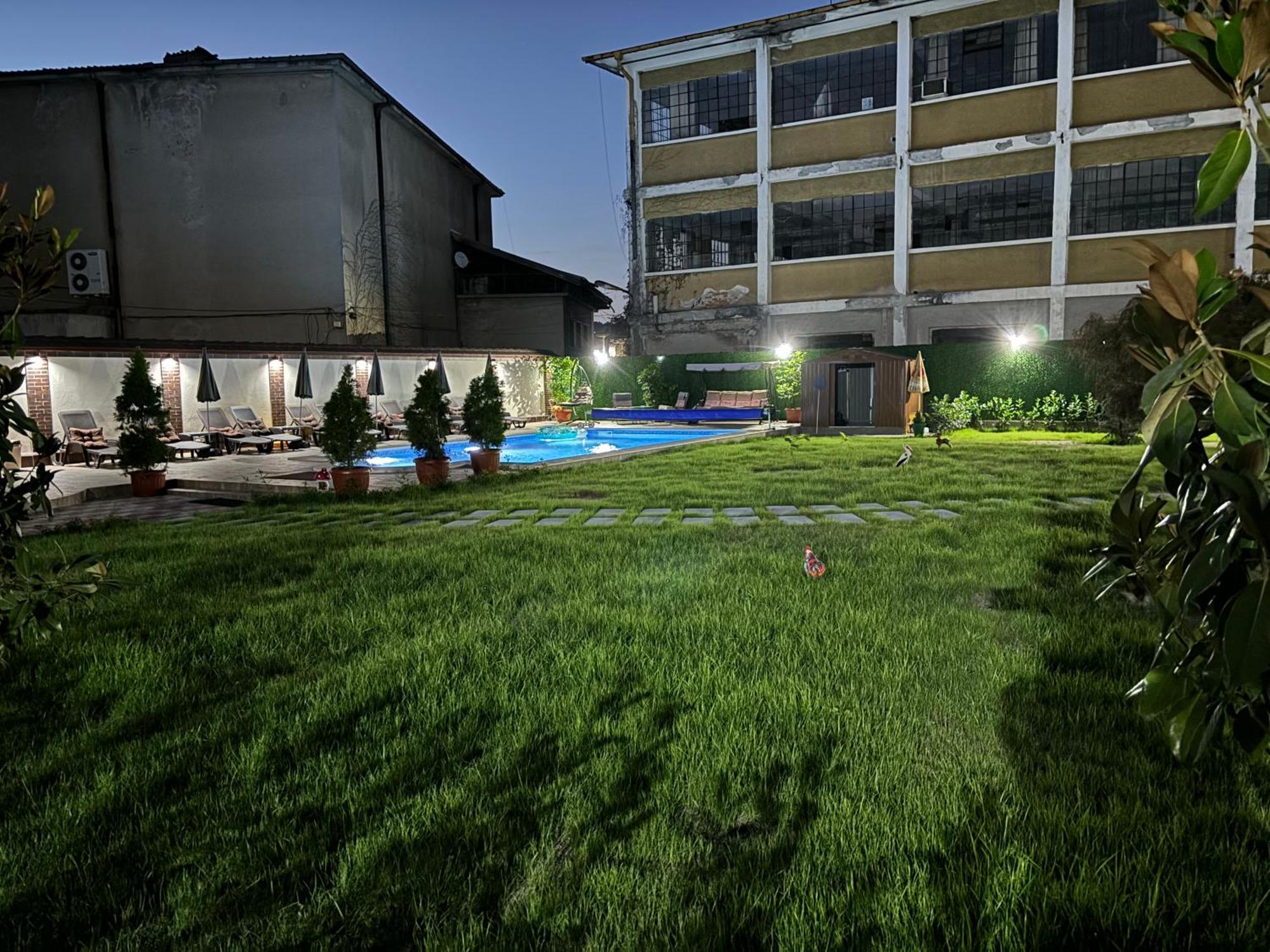 טריאבנה Hotel Rai מראה חיצוני תמונה
