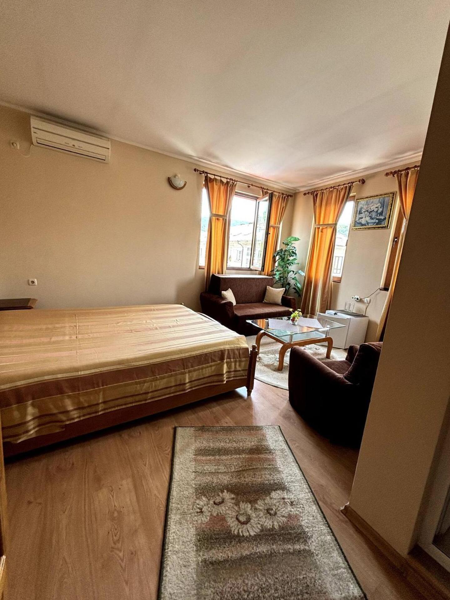 טריאבנה Hotel Rai מראה חיצוני תמונה